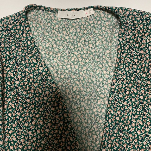 Lush Green Floral Print Tie-Front Crop Top Size L - Picture 5 of 6
